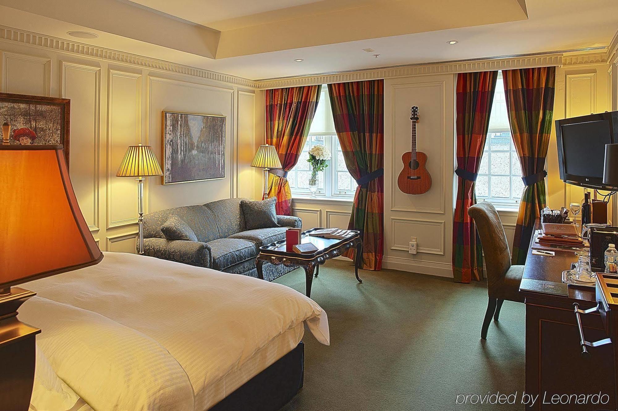 Windsor Arms Hotel Toronto Room photo